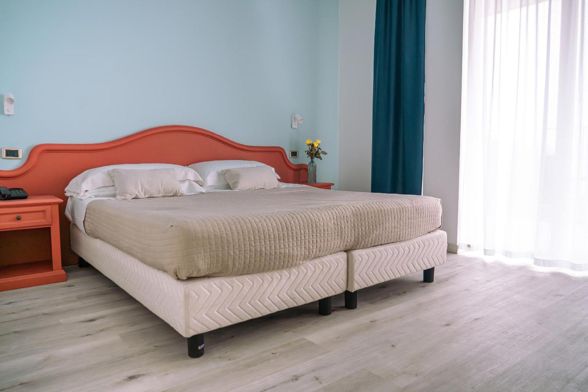 Ahg Riva Del Sole Hotel - Adults Only Moniga del Garda Exterior photo